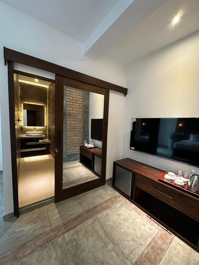 Ami Hotel
