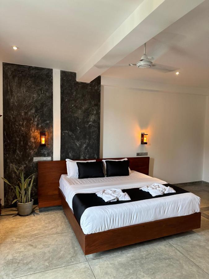 Ami Hotel *