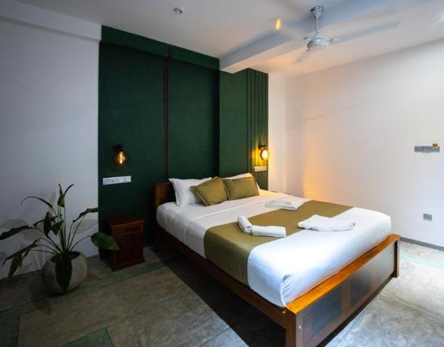 Ami Hotel *